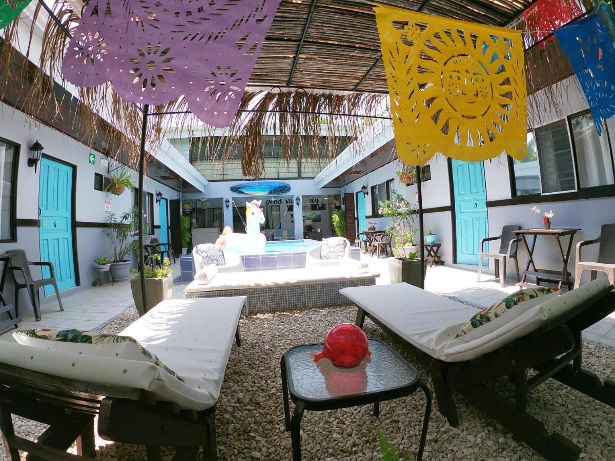 Hotel Perico Azul & Surf Camp Jaco Bagian luar foto
