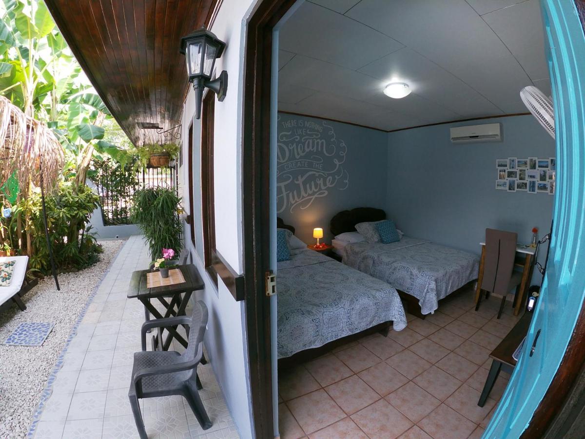 Hotel Perico Azul & Surf Camp Jaco Bagian luar foto