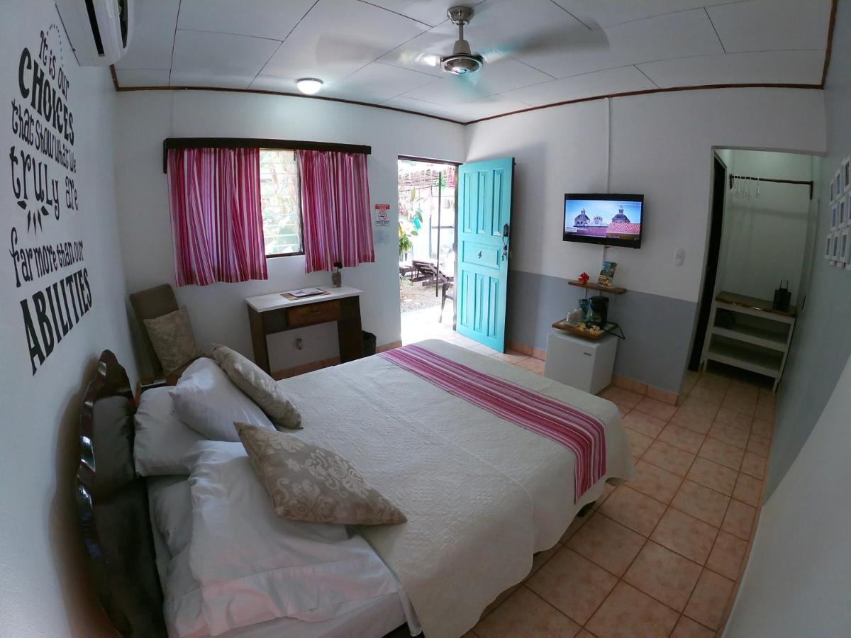 Hotel Perico Azul & Surf Camp Jaco Bagian luar foto