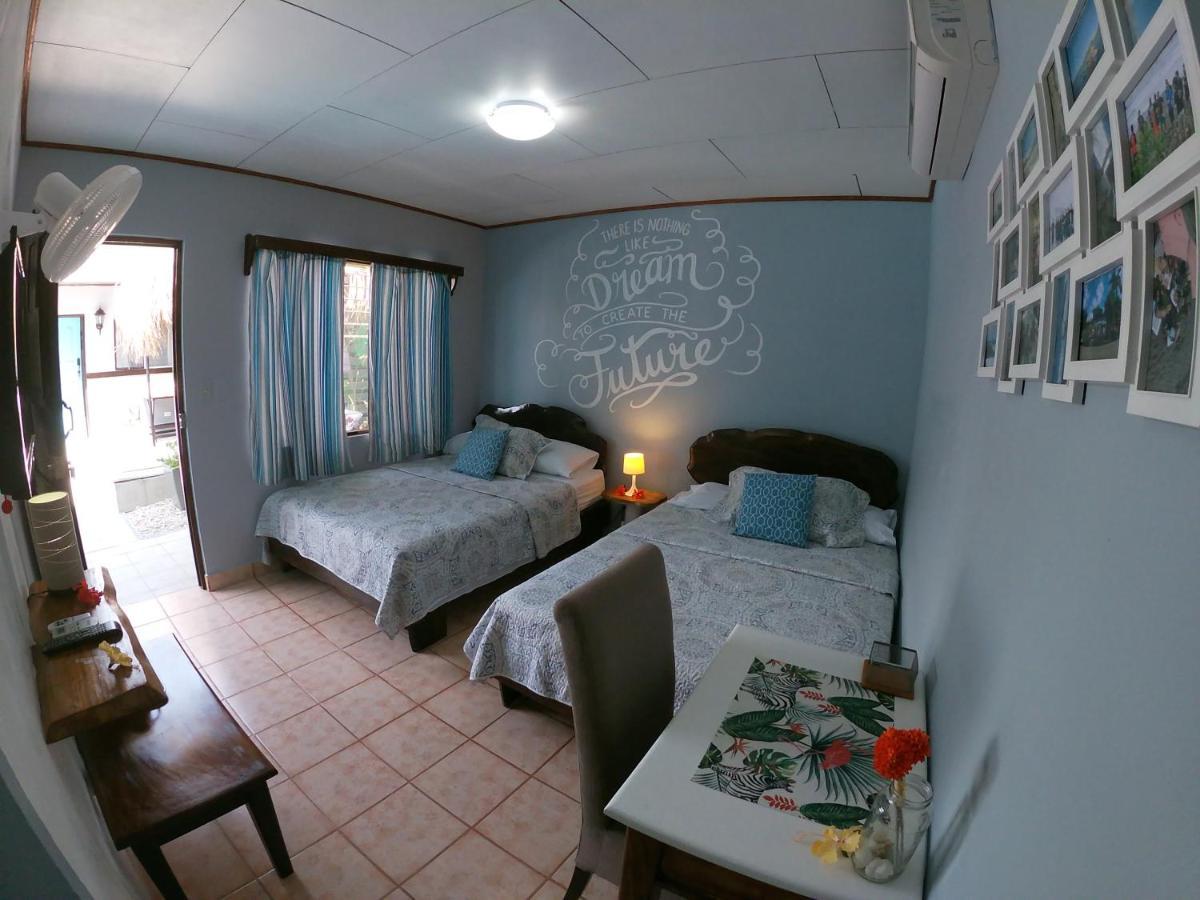Hotel Perico Azul & Surf Camp Jaco Bagian luar foto