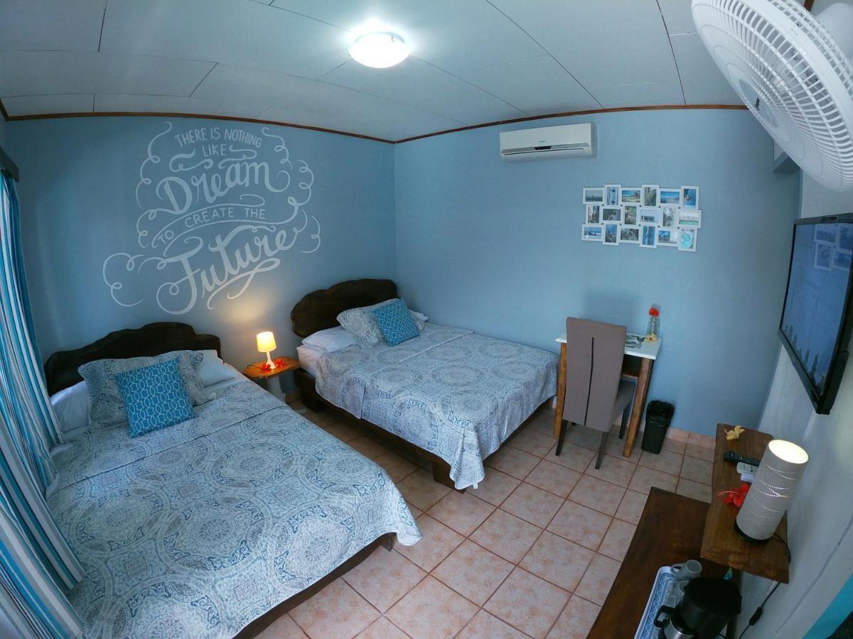 Hotel Perico Azul & Surf Camp Jaco Bagian luar foto