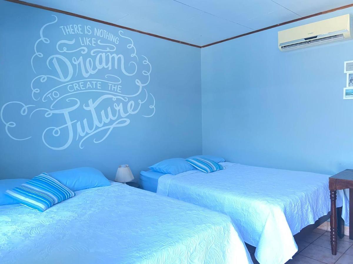 Hotel Perico Azul & Surf Camp Jaco Bagian luar foto